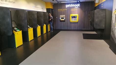 Atm Store Lets People Pay Cash Again In Winkelcentrum Woensel