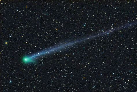 Comet In The June Dawn Comet Natural Landmarks Dawn