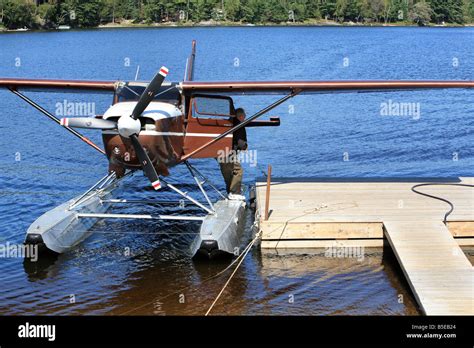 Single Engine Float Plane Landing Hi Res Stock Photography And Images