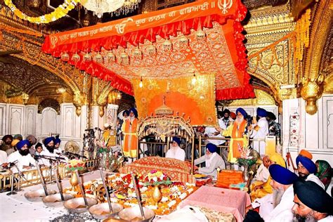 Harmandir Sahib Interior In 2020 Golden Temple Temple Amritsar