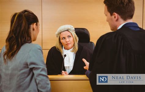 What Is The Difference Between A Public Defender And An Attorney