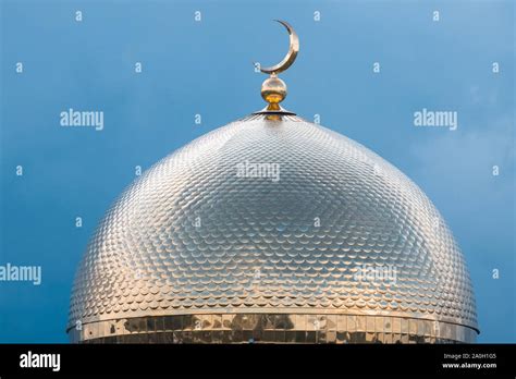 Una Cúpula De La Mezquita Símbolo De La Religión Musulmana Fotografía De Stock Alamy