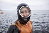 haenyeo-women-divers-sea-jeju-island-south-korea-photography-photo-Elegance