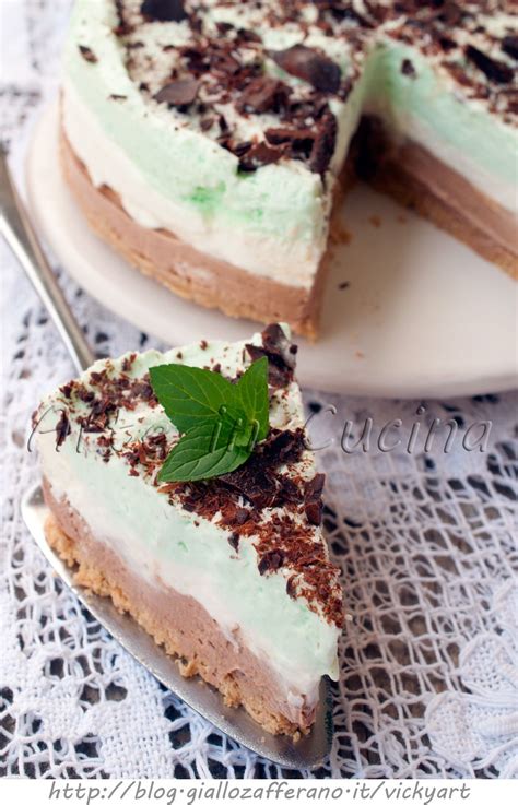 La preparazione della base sarà il primo passo per realizzare questa squisita torta fredda al cocco e cioccolato. TORTA FREDDA MENTA COCCO e CIOCCOLATO facile | Ricetta ...