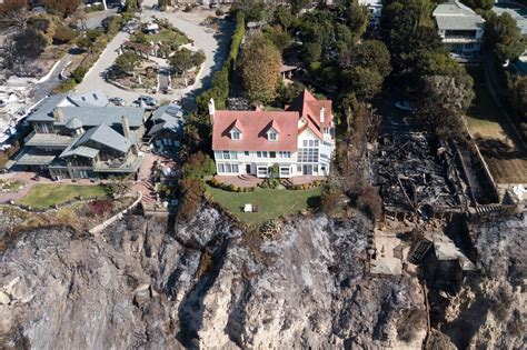 Anthony Hopkins Million Malibu Mansion Was Miraculously Left