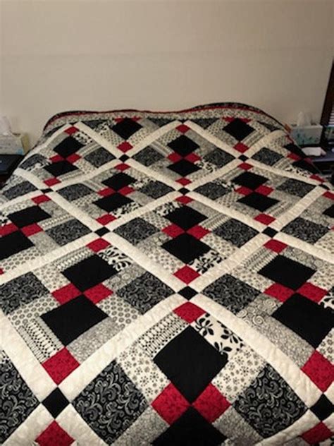King Size Quilt Pattern Finished Size 121 X 121 Red Black Etsy