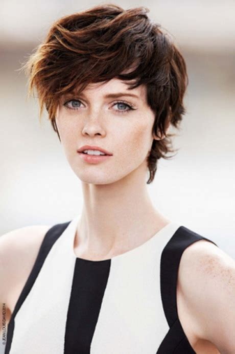 · coupe de cheveux femme court 2014 mise quarante ans est une étape que certaines femmes sont bien disposés à négliger. Voir coupe de cheveux court femme