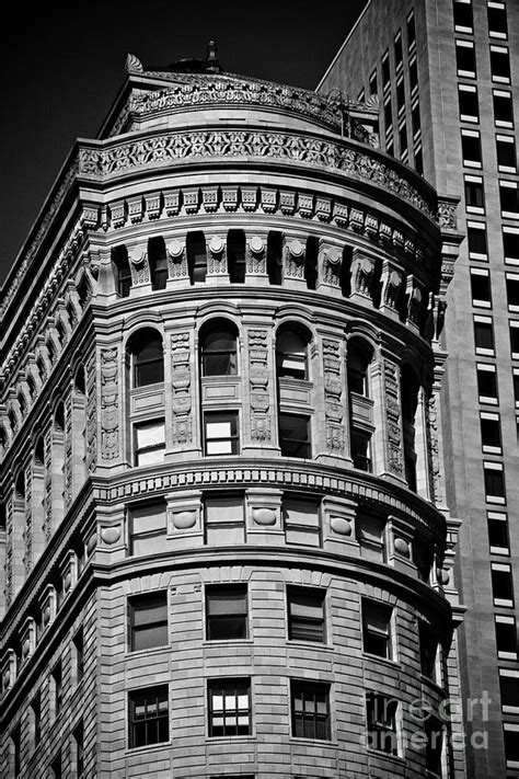 Historic Building In San Francisco Ll Black And White