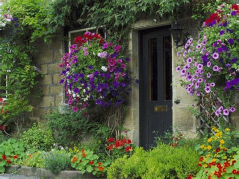 How To Decide If An English Cottage Garden Is Right For You Dengarden