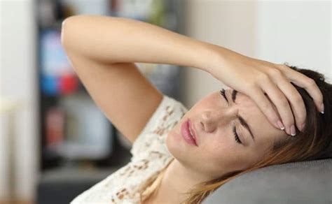 15 Signs Your Headache Could Be Something Way Worse