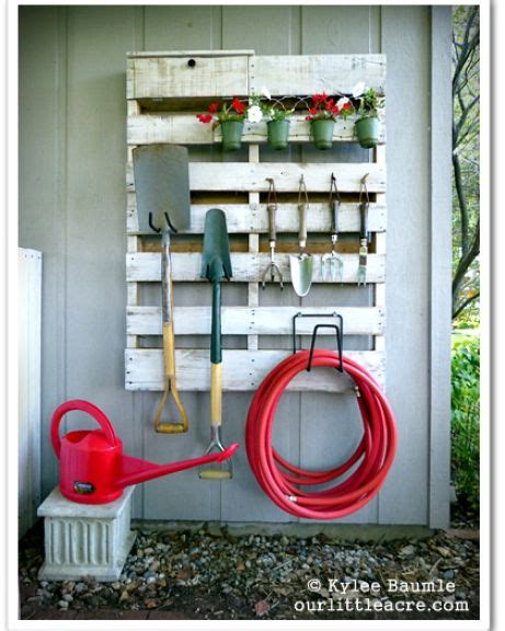 25 Diy Garden Projects Anyone Can Make Craftionary Outils De Jardin