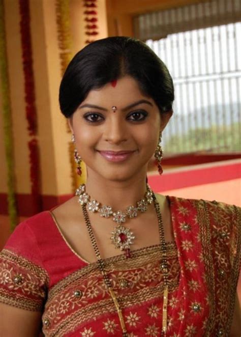 A Simple And Classy Look Indian Bridal Photos Married Woman How