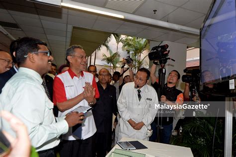 Tengku ampuan rahimah hospital is a general hospital with more than 800 beds and 20 clinical departments that is located at in south klang in the klang district of selangor aside from clinical services, it also also has teaching facilities for medical students from the university of malaya medical. Dr. Dzulkefly Lawat Hospital Tengku Ampuan Rahimah