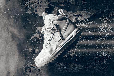 Movie theater popcorn inspires this nike air force 1 '07. The Nike Lunar Force 1 "Ice White" Duck boot [SneakPeak ...