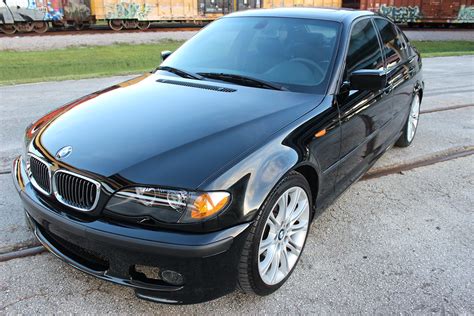 It is the successor to the 02 series and has been produced in seven different generations. 2004 BMW 330i ZHP Sedan Schwarz 2 Black / Black Interior