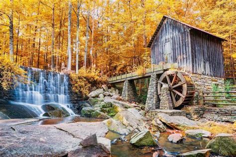 30 Of The Best Fall Vacations In The Us World Wide Honeymoon