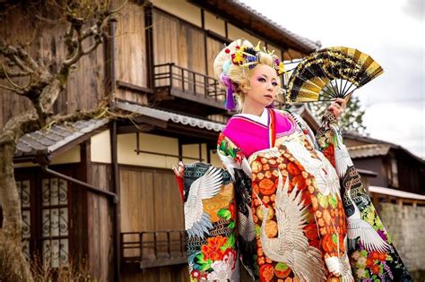 sumire《sumire matsu》さんはinstagramを利用しています 「 京都 エスペラント 変身 スタジオ 花魁 花魁道中 野外撮影 着物 伊達兵庫