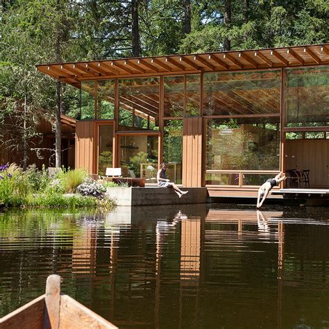 Cutler Anderson Builds Wooden House Over An Oregon Pond