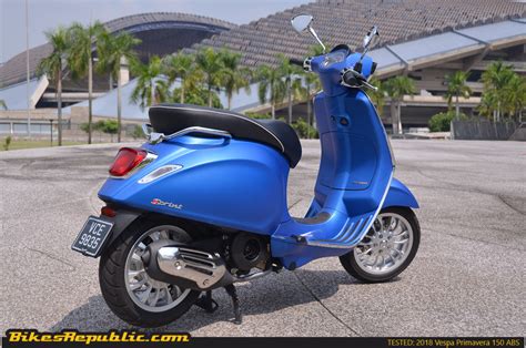 Check vespa bike price list, images , dealers & read latest news & reviews. 2018-vespa-primavera-150-abs-bikes-republic-35 ...