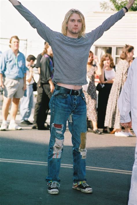 Even when he was performing onstage, under the gaze of bright lights and a demanding. Grunge style of Kurt Cobain | Totally 80s & 90s Grunge ...