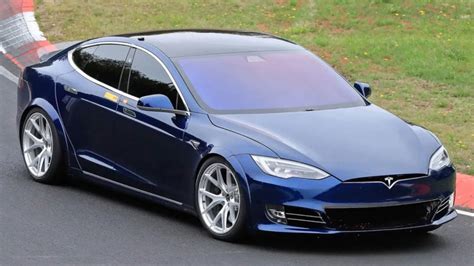 Now that tesla has successfully repackaged the model 3 and delivered it as the model y, it's time for a new model: Tesla Model S with "Plaid" Powertrain Beats Porsche Taycan ...
