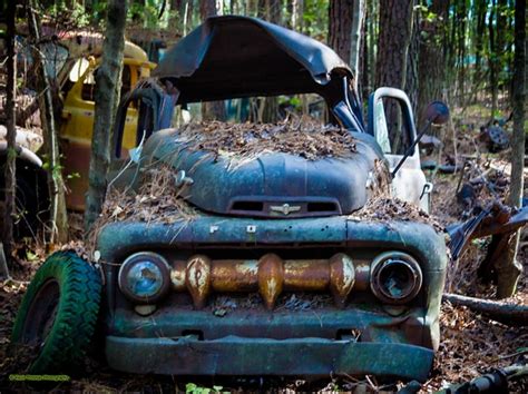 You Can Visit The Worlds Largest Old Car Junkyard Old Car City Usa