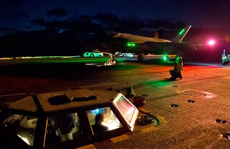 Cool Ultra Hd Photo Of The First F 35c Carrier Night Test Gizmodo