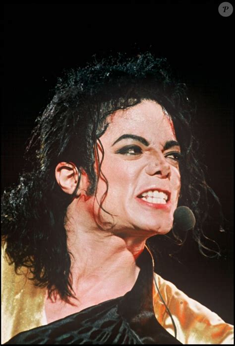 Photo Michael Jackson Sur Scène à Londres Le 3 Août 1992 Purepeople