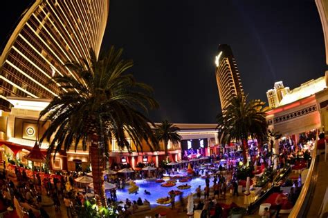 8 Reasons You Need To Experience Flosstradamus At Encore Beach Club