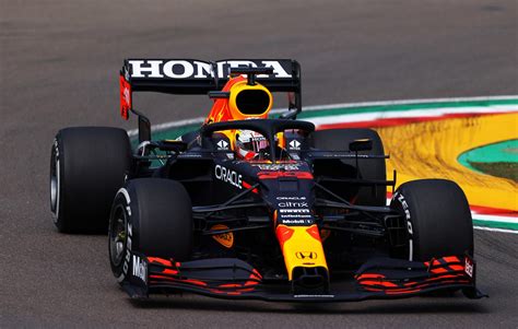 Formule 1 Départ Crashs Safety Car Contact Entre Hamilton Et