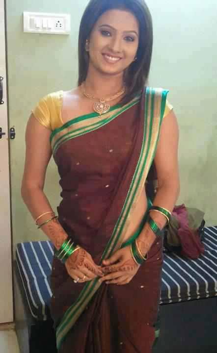 Telugu Hot Housewife Aunties Blouse Removing Photos Bollywood Actress