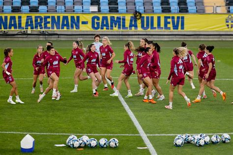 The Womens Team And The Rfef Live The Footballers Play Their First Game After The World Cup