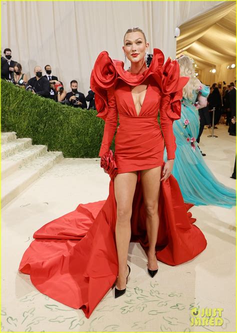 Karlie Kloss Goes Red Hot For Met Gala 2021 Photo 4623157 Photos