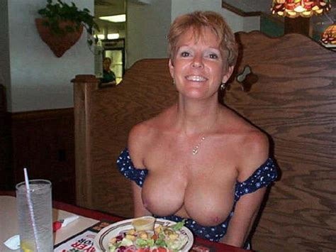 Flashing Tits In Restaurant Naked Girls 18 Comments 4