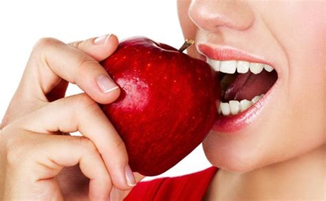 فائدة صحية مهمة تجعلك تأكل التفاح الأحمر حورية