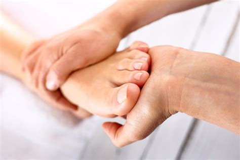 How To Give A Foot Massage Infographic Video And Guide