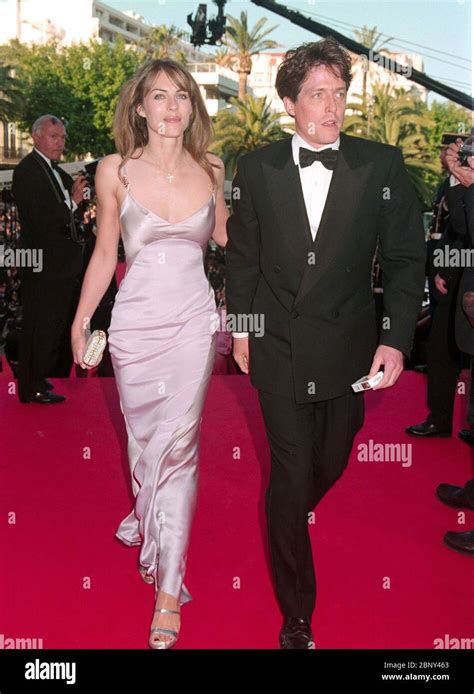 Cannes France 1997 Mai Acteur Hugh Grant Et Actrice Elizabeth