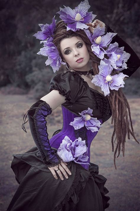 Photography gloves for the innovative cold weather photographer. Photographer: Ewa Zwierz Model: Savra-Asia... - Dark ...