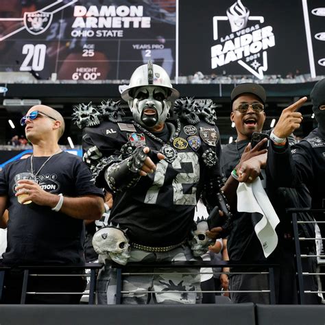 Just Won A Crazy Game Baby Raider Fans Debut In Vegas Wsj