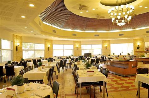 Ein Gedi Kibbutz Hotel Tourist Israel