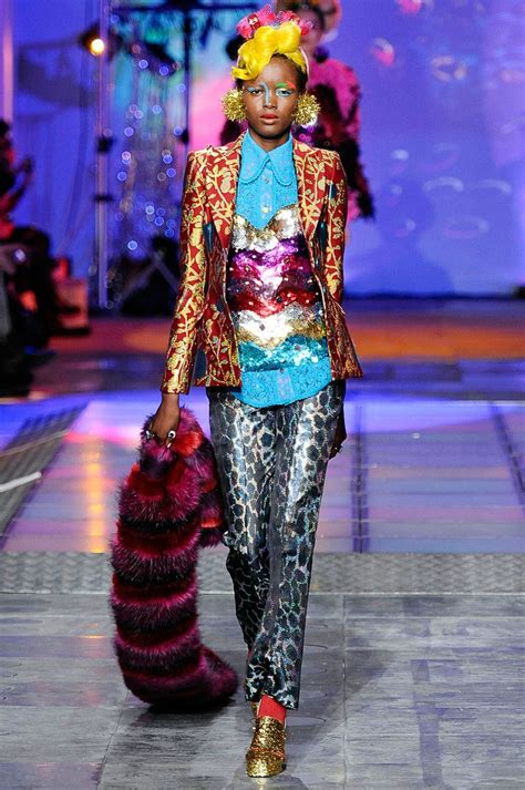 12 Best Rainbow Outfits On The Fashion Runway Wow Amazing