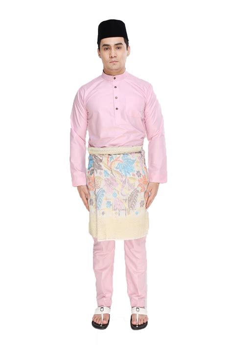 Baju kurung cekak musang terdapat 3 kantong atau kocek yang berada dibagian bawah yang berjumlah 2 dan 1 berada dibagian dada kiri. Baju Melayu Moden Cekak Musang (Baby Pink - AA1051BM ...