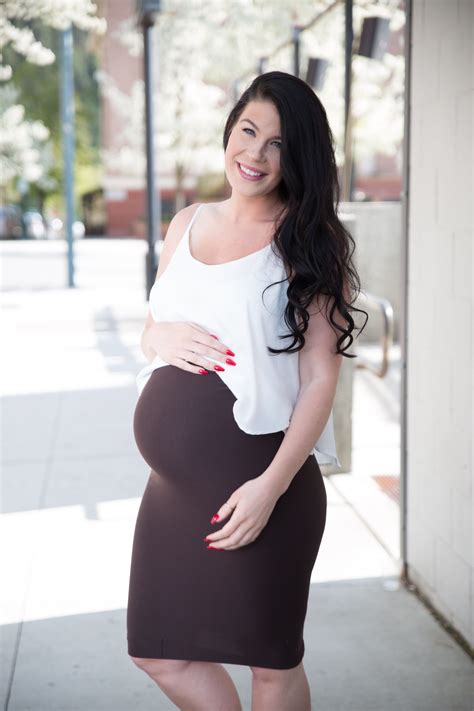 This Maternity Ootd Features The Most Comfortable Skirt In The World Best Part It Pairs