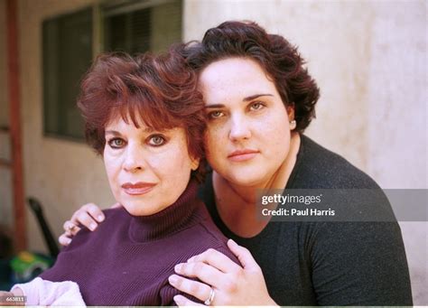 Lana Wood Left Poses With Her Daughter Evan Taylor Maldonado News Photo Getty Images