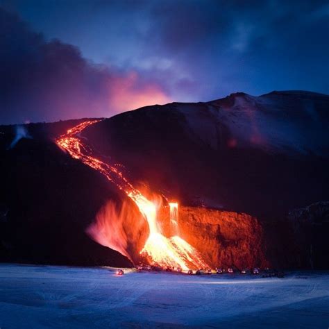 Stunning Photos Of Eyjafjallajökull Lava Falls