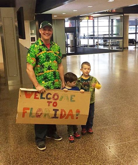 These are the funniest signs 'welcoming' people home. 48 Funny Airport Signs That Went Above And Beyond "Welcome ...
