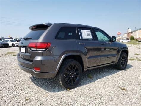 It still suffers from an uncooperative transmission. New 2020 Jeep Grand Cherokee Altitude 4D Sport Utility in ...