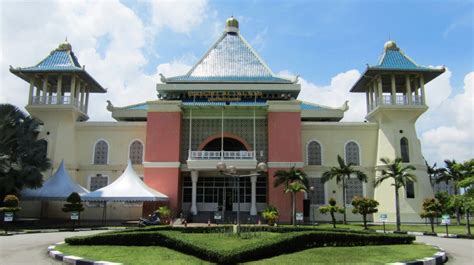 La distancia entre la mezquita y la meca es 8722,48 km noroeste. GO: Melaka mosques | New Straits Times | Malaysia General ...