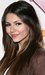 Celebrity Biography and photos: Victoria Justice