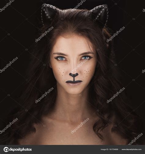 Catwoman Sexy Hembra En Lencería Con Maquillaje De Gato Y Orejas